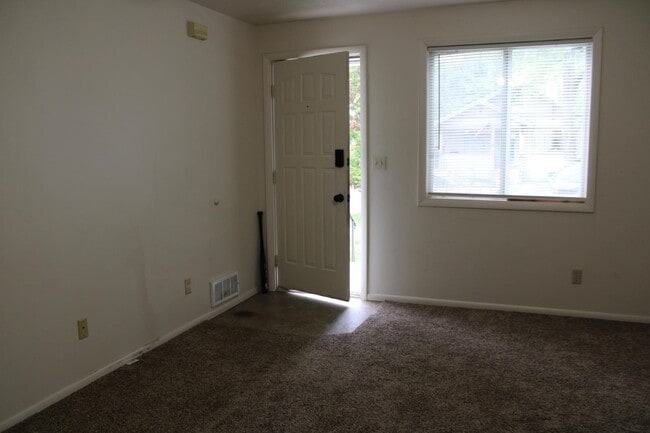 Building Photo - 372 I St