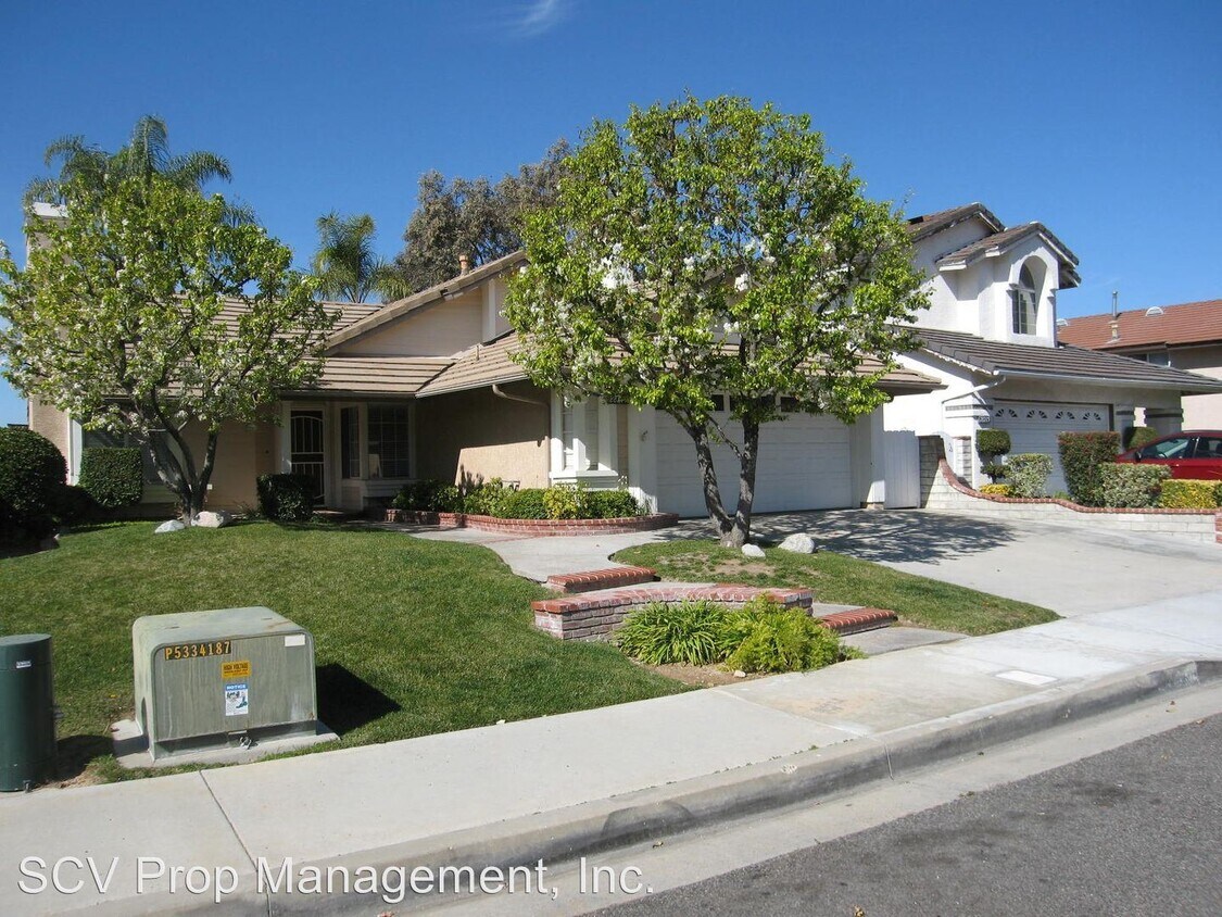 Primary Photo - 3 br, 2 bath House - 28211 Tamarack Lane