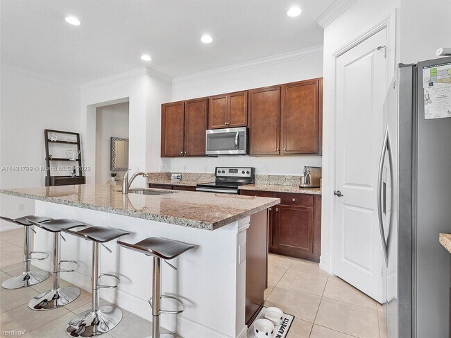 Foto del edificio - 3 br, 2.5 bath House - 174 SW 127th Ter