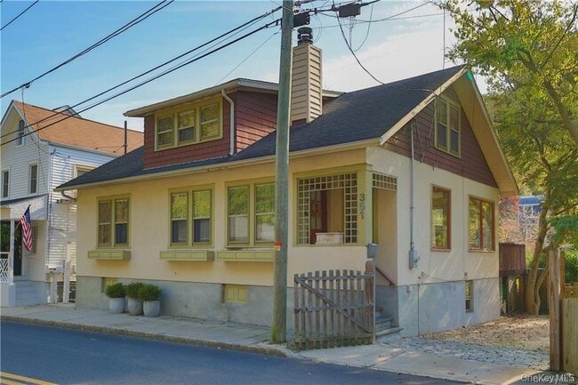 Building Photo - 351 Piermont Ave