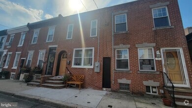 Building Photo - 166 Sigel St