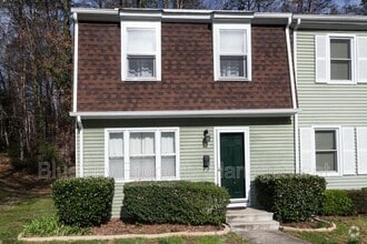 Building Photo - 688 Lockesley Terrace