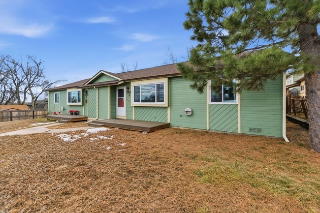 Building Photo - 2525 Broadway St