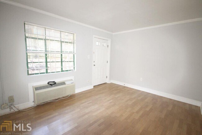 Foto del edificio - 758 St Charles Ave NE