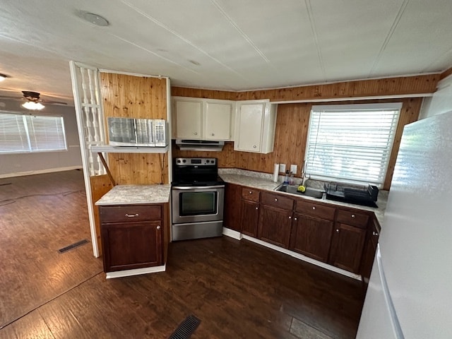 Kitchen - 8001 SE Skylark Ave