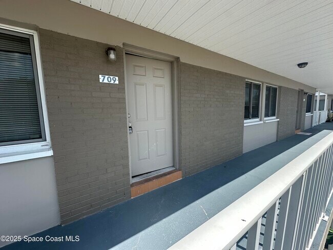 Foto del edificio - 800 N Fiske Blvd