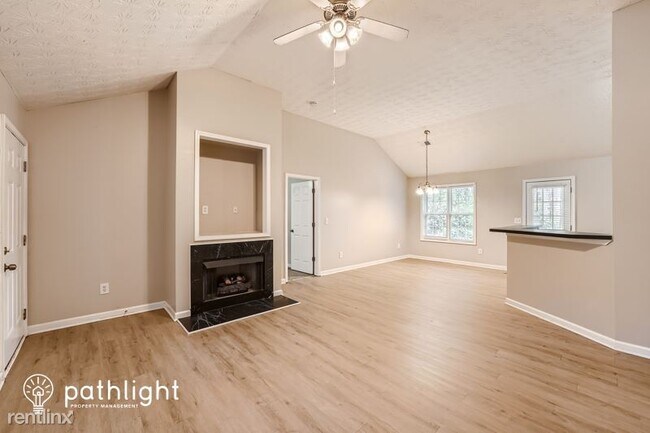 Foto del edificio - 3 br, 2 bath House - 216 Douthit Bridge Rd...