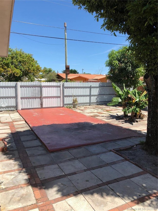 Building Photo - 5195 E 4th Ave