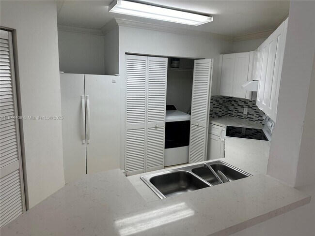Foto del edificio - 6292 NW 186th St