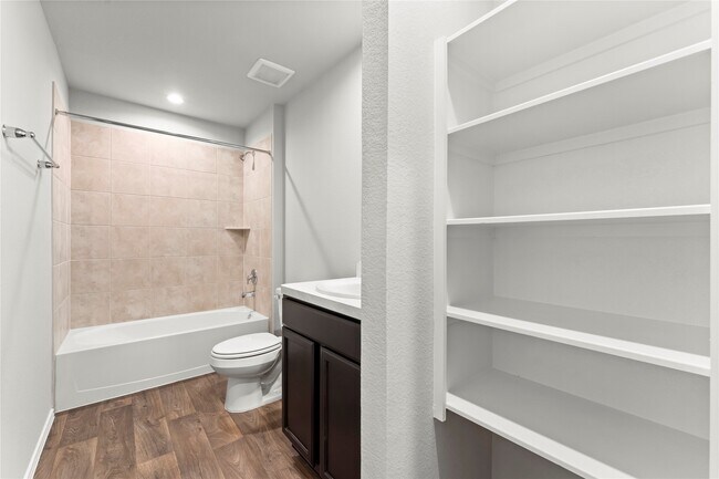Building Photo - 40491 Gdn Hts Ln