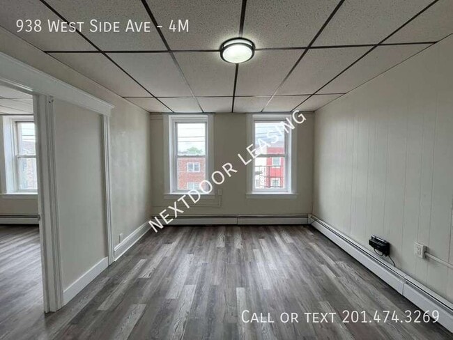Building Photo - 938 West Side Ave