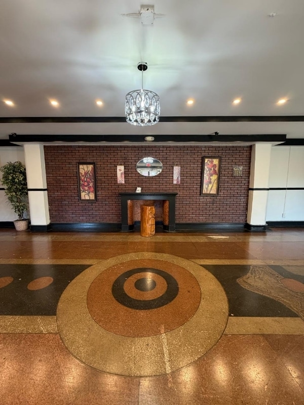 Building Photo - 25 Van Velsor Pl