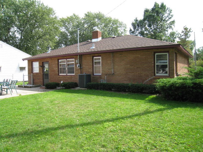 Back of house - 1026 Midland St