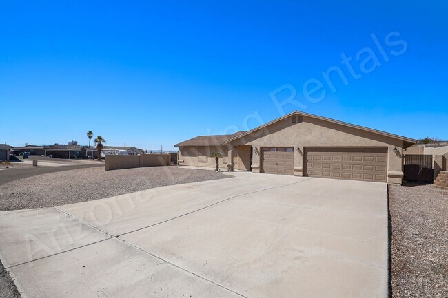 Building Photo - FURNISHED AVAILABLE OCTOBER - MAY
