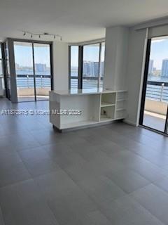 Foto del edificio - 19101 Mystic Pointe Dr