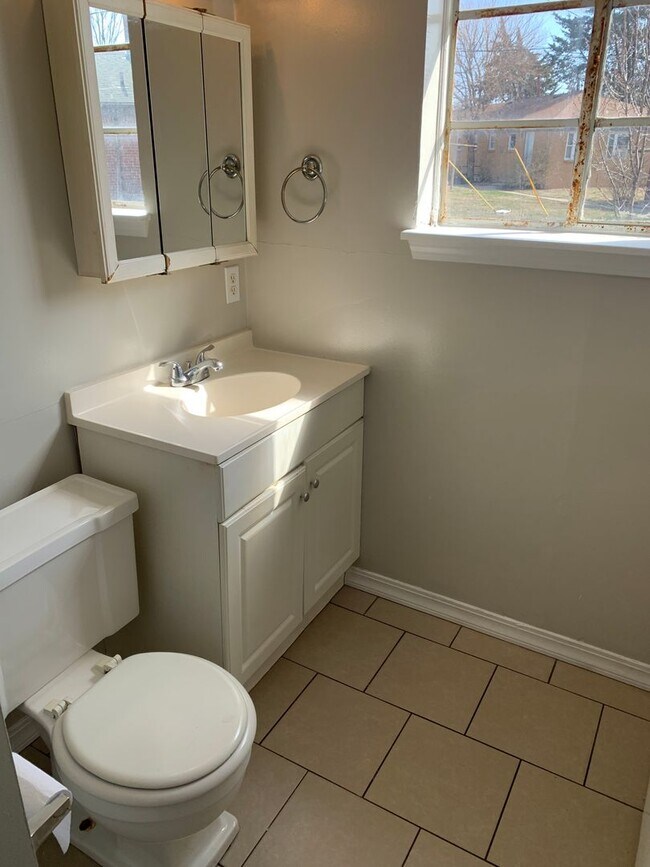 Foto del edificio - $525 - 1 bedroom/ 1 bathroom - Cozy fourplex