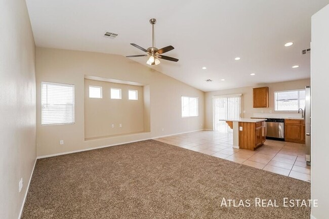 Building Photo - 617 Lava Beds Way
