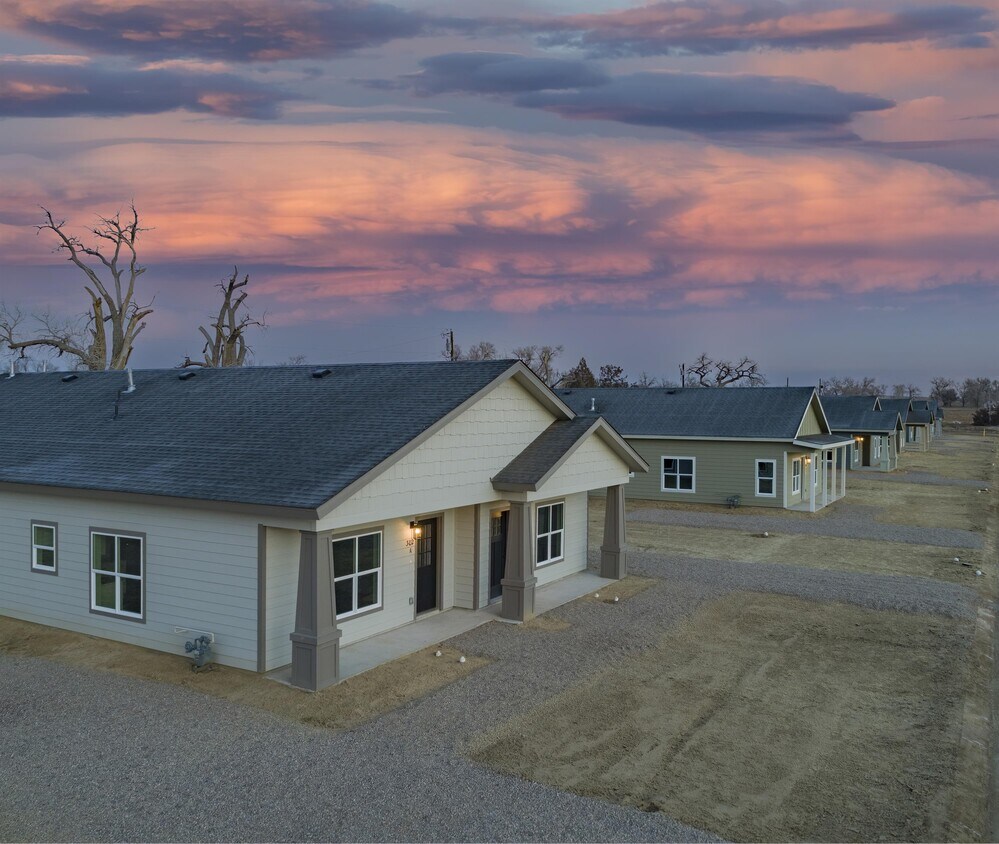 551 Moore Ave Unit 2, Las Animas, CO 81054 Room for Rent in Las