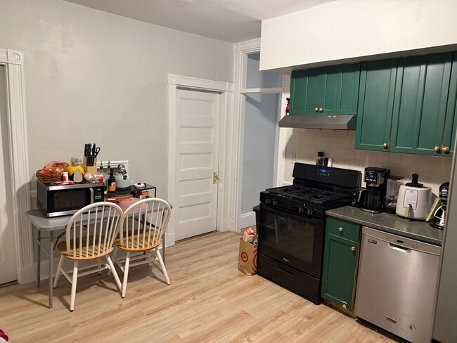 Photo - NICE ALLSTON 4.5 BED/2 BATH ON BRAINERD RD W/ HT&HW INCLUDED House
