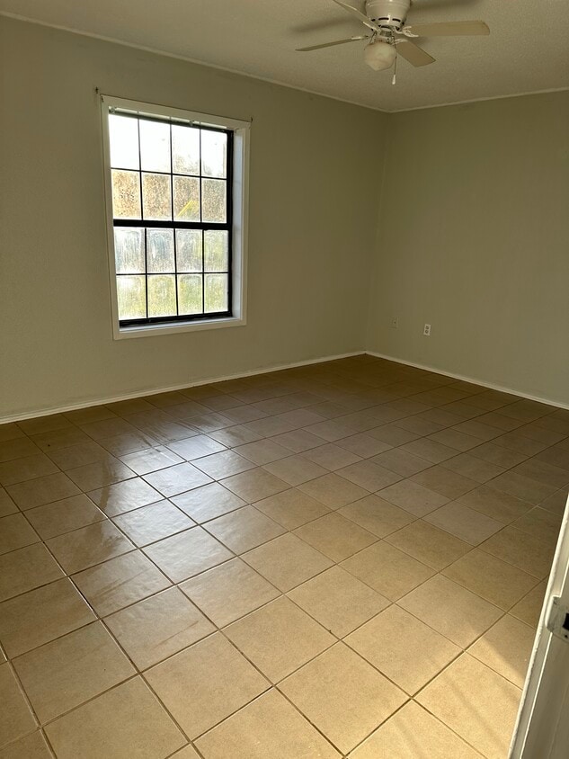 Building Photo - Rayville