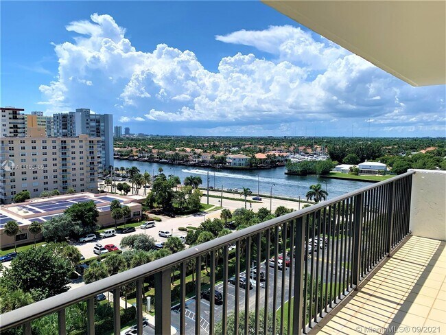 Foto del edificio - 1201 S Ocean Dr