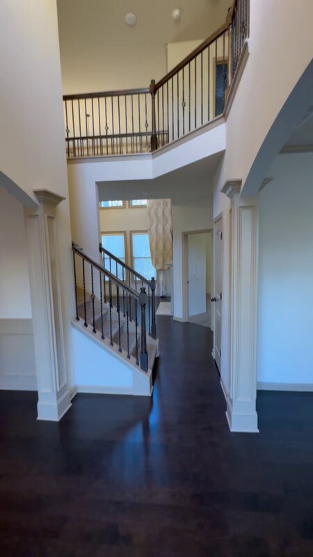 Foto del edificio - 4950 Belcrest Way