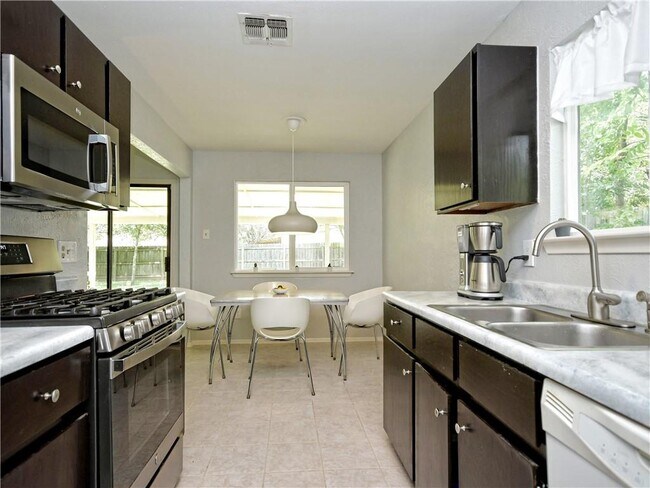 Building Photo - 12200 Donington Dr