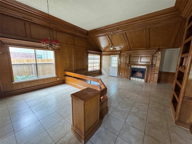 Foto del edificio - 1511 Ridgebriar Dr