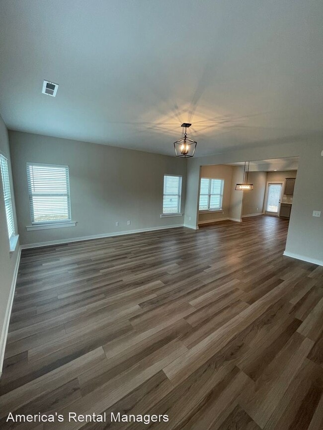 Building Photo - 3 br, 2 bath House - 2128 Ellsworth Loop Road