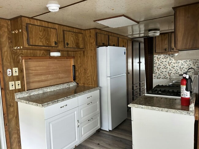 Building Photo - 38651 Tarr Dr