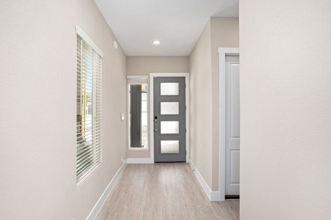 Building Photo - Brand New 3/2.5 Townhome