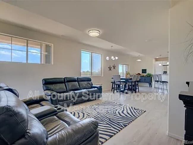 Foto del edificio - 4795 E 98th Pl