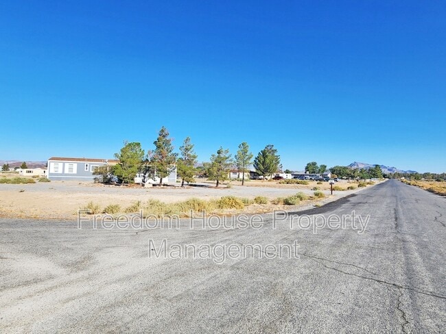 Building Photo - 1230 Windy Ln