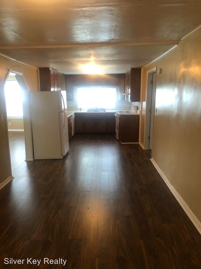 Building Photo - 3 br, 1 bath House - 713 Old Riceville Road