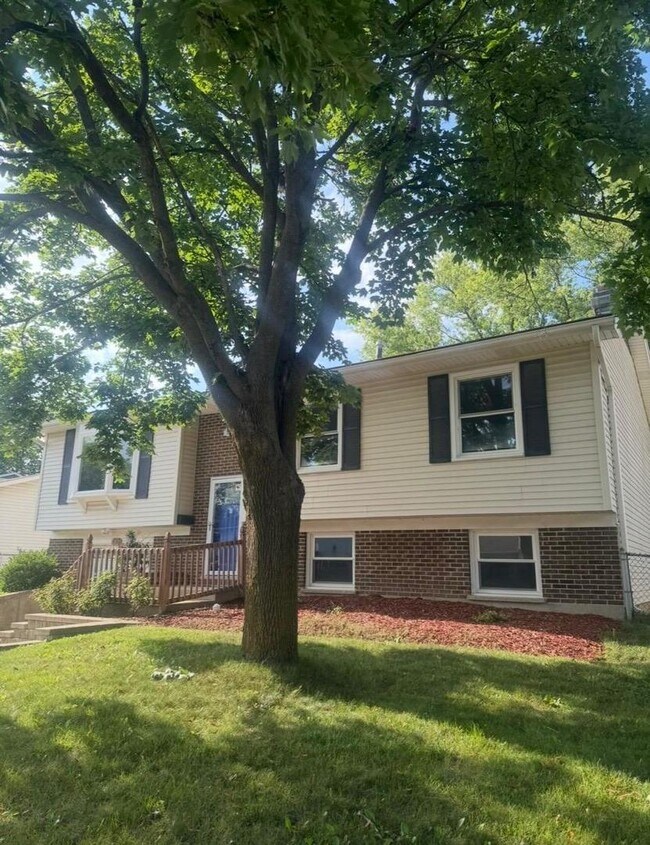Foto del edificio - 980 Brush Hill Ln