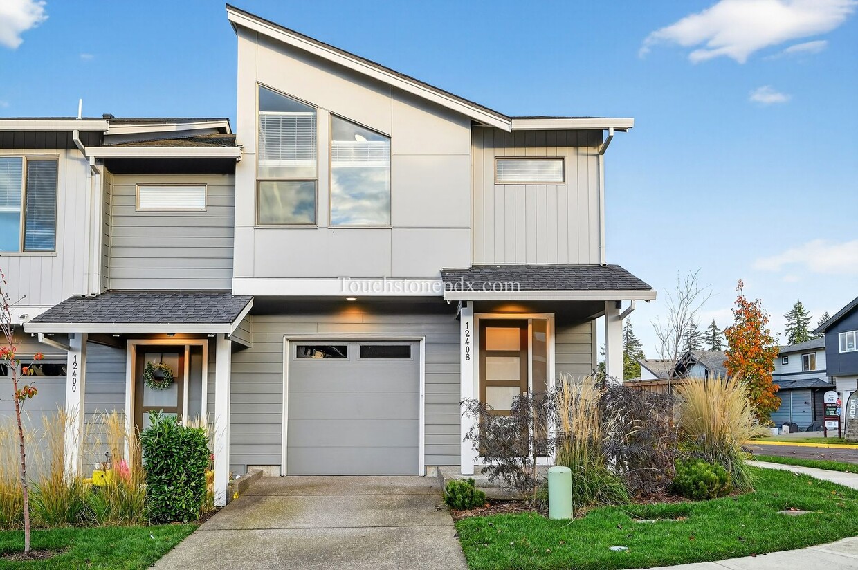 Primary Photo - Modern 3BD | 2.5 BA Happy Valley Home On Corner Lot!