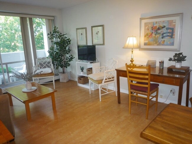 Building Photo - 29 Concord Ave