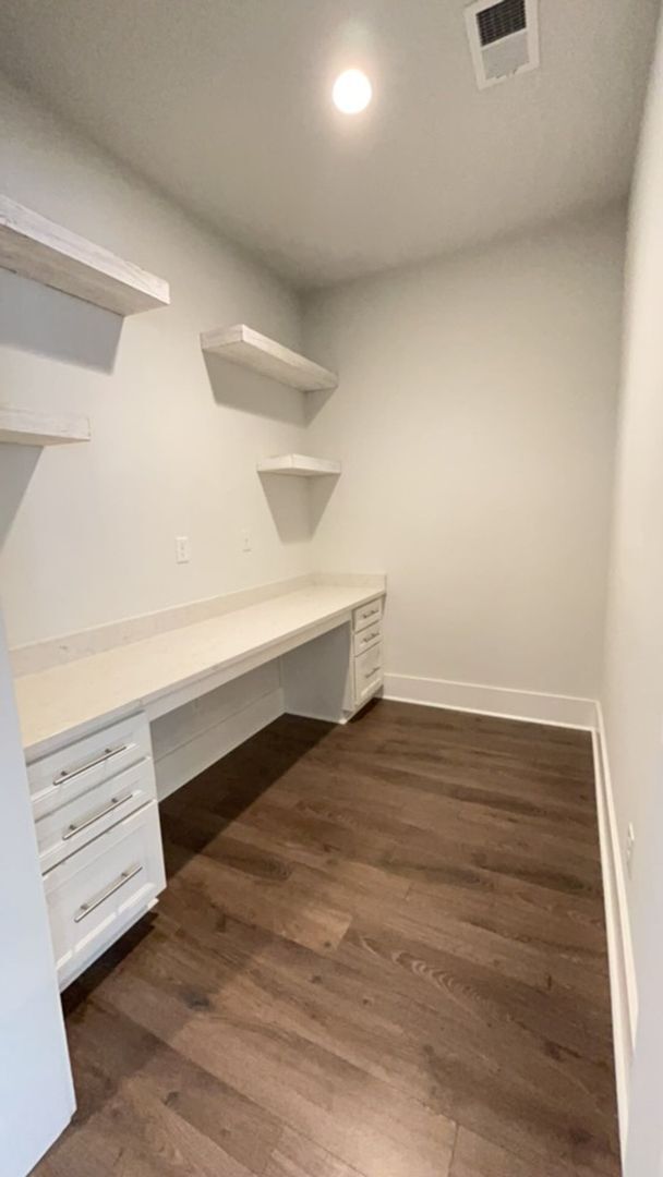 Foto del edificio - 4 bedroom, 3.5 bath