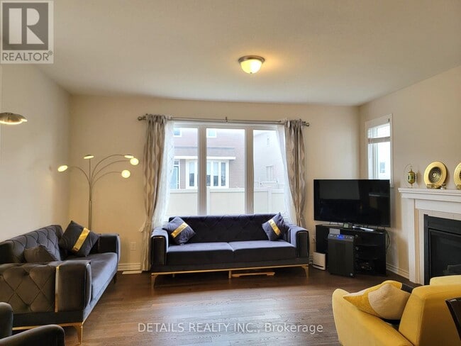 Building Photo - 180 Cranesbill Rd