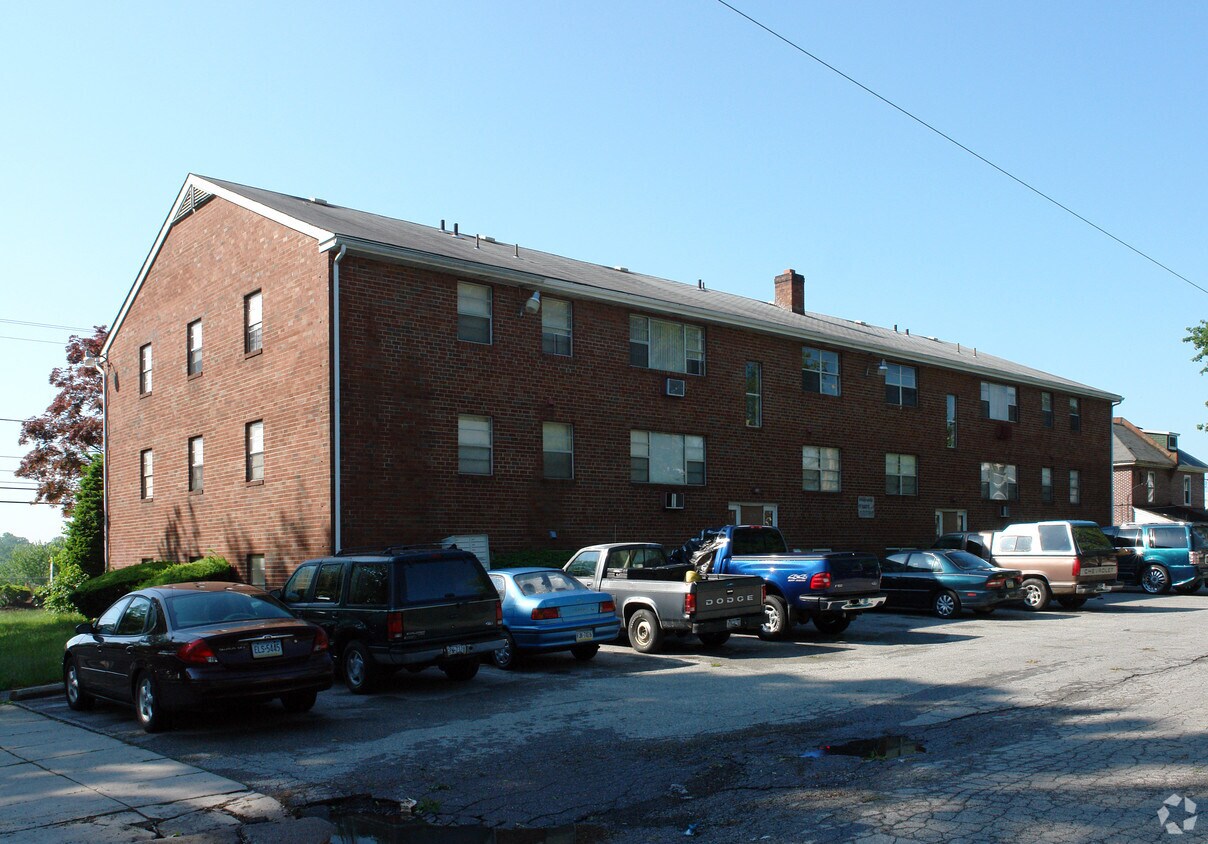 Foto del edificio - FREEDLEY COURT APARTMENTS