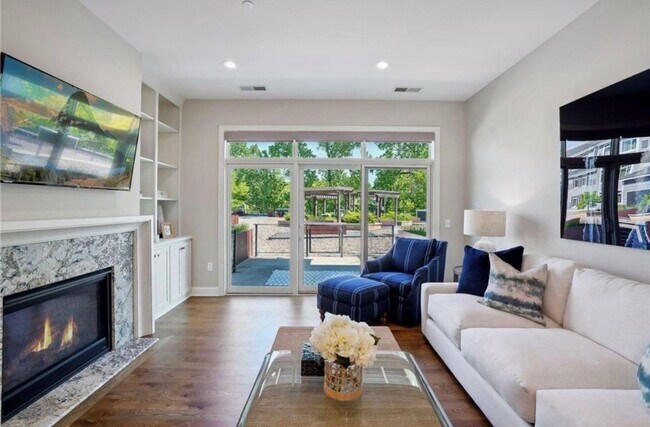 Building Photo - Beautiful 2 bedroom condo for rent
