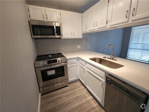 Building Photo - 2815 Rio Grande St