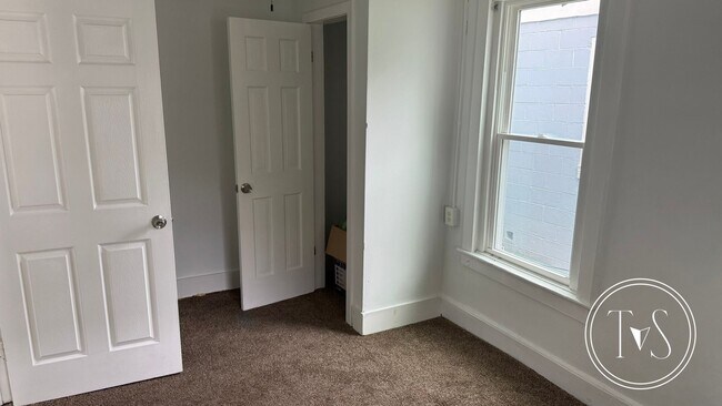 Foto del edificio - 627 W 48th St