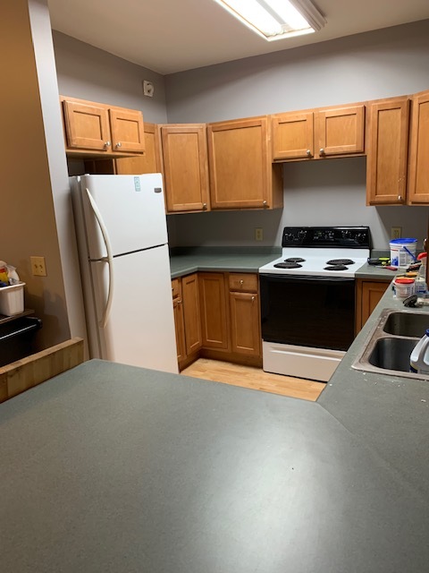 Full kitchen with plenty of counter space. - 34 E Highway 61
