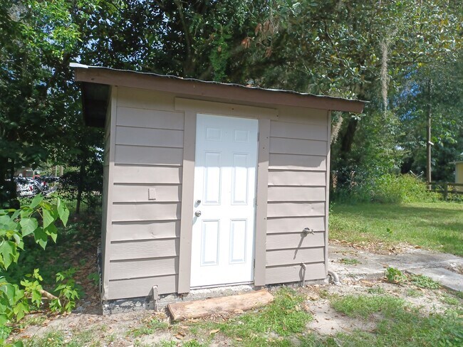 Building Photo - 20714 Caboose Dr