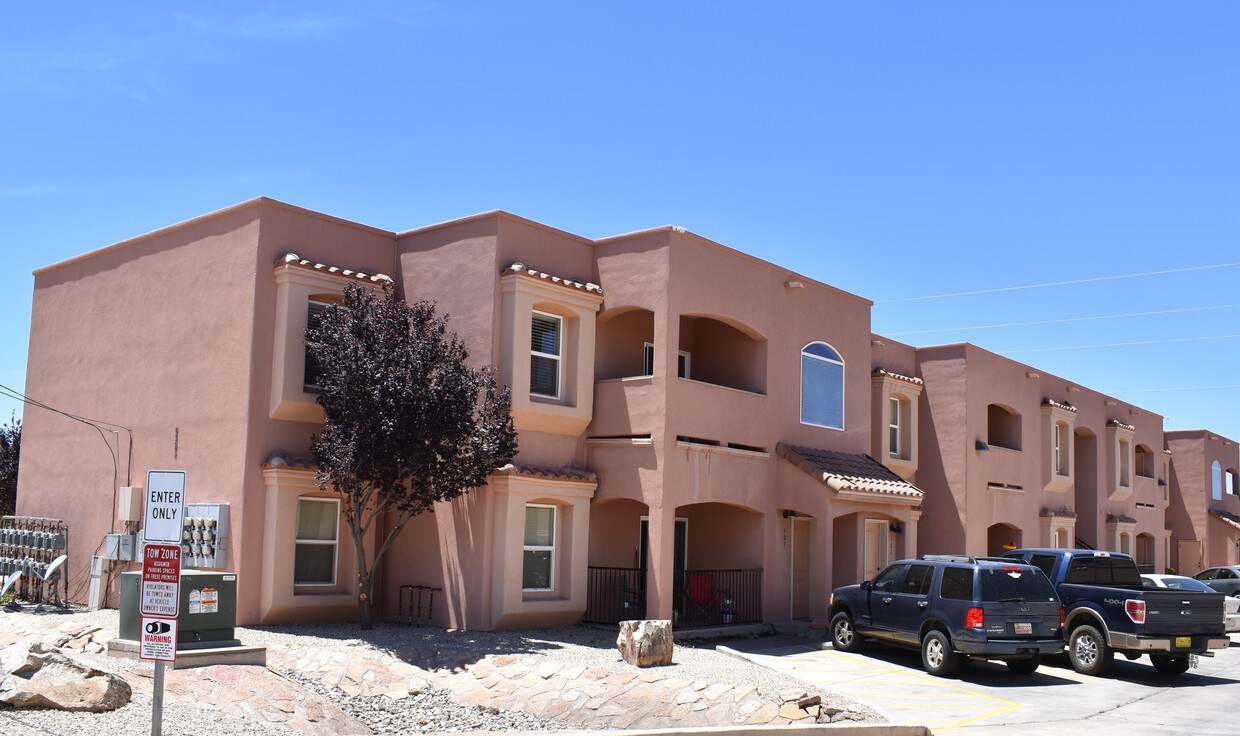 Primary Photo - 6325 Reynolds Dr