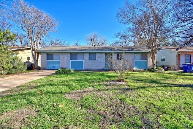 Foto del edificio - 8807 Slayton Dr