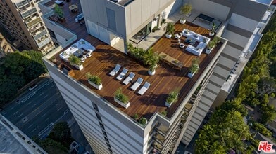 Building Photo - 10445 Wilshire Blvd