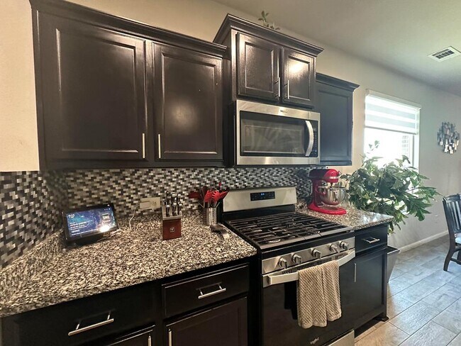 Foto del edificio - 6901 Capstone Rd