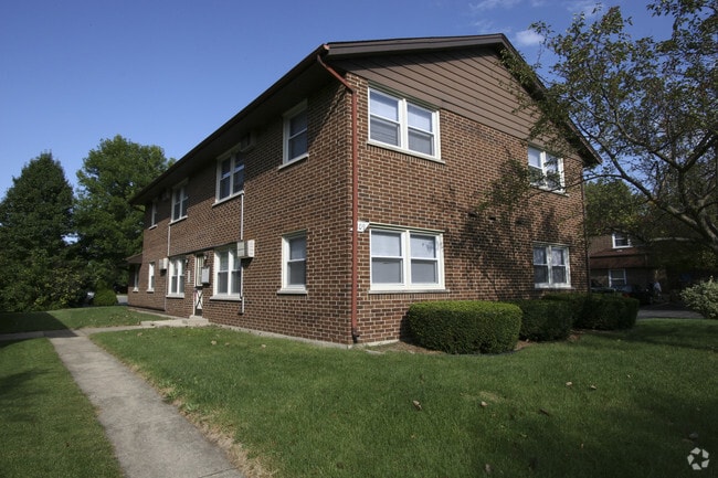 Building Photo - 109 S Whispering Hills Dr